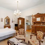 Neoclassical Mansion In By Explore 4* Андрос