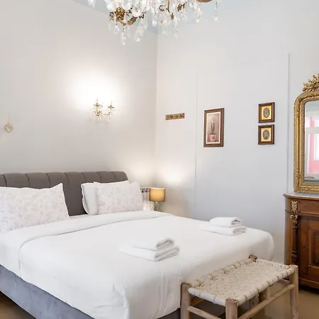 Apart-hotel Neoclassical Mansion In By Explore Ándros