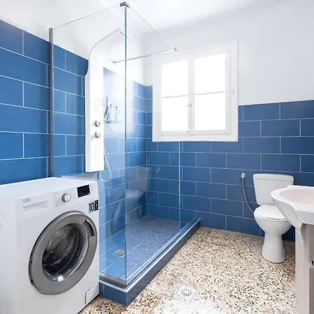 Neoclassical Mansion In By Explore 4*