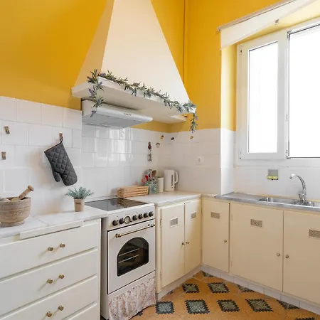 Neoclassical Mansion In By Explore Hotel apartamentowy