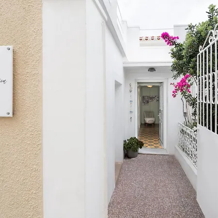 Neoclassical Mansion In By Explore 4*