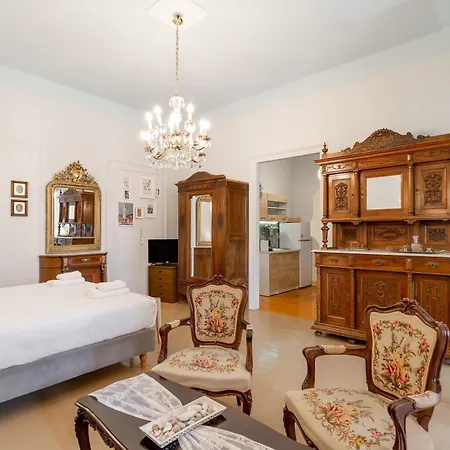 Neoclassical Mansion In By Explore 4* Ándros