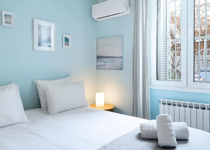 Neoclassical Mansion In By Explore Апарт-отель Андрос