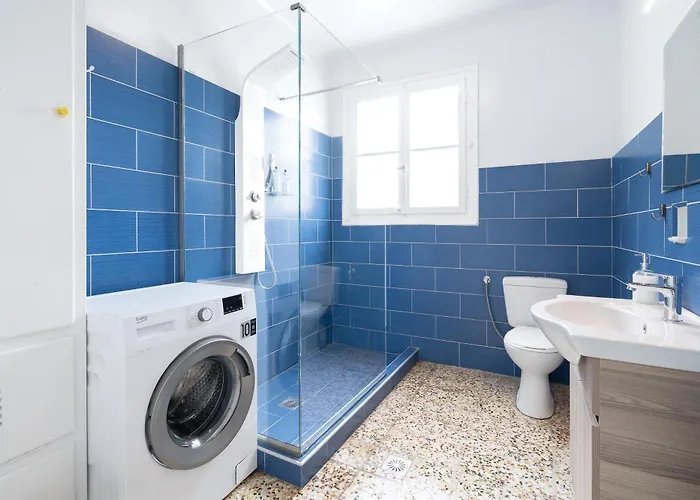 Neoclassical Mansion In By Explore 4*