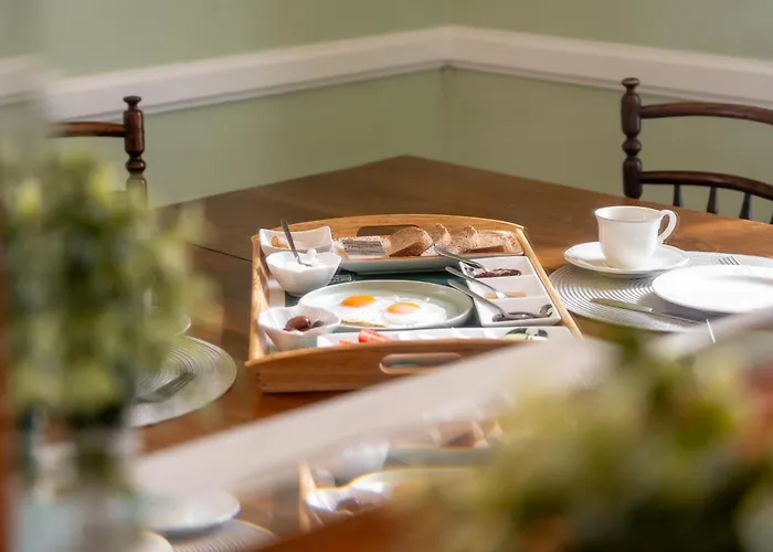 Neoclassical Mansion In By Explore Апарт-отель Андрос